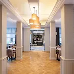 Ambassador Hotel 3*