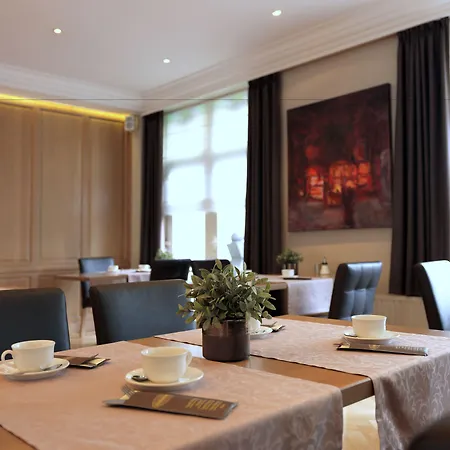 Ambassador Hotell De Panne