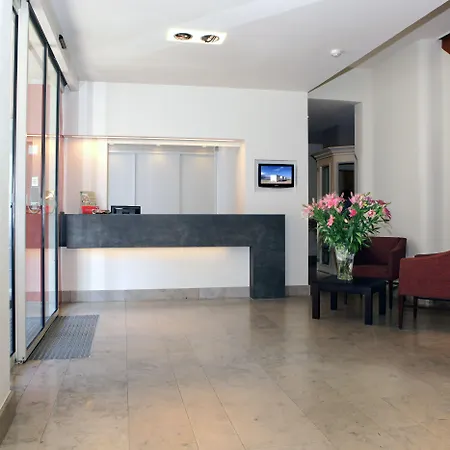 大使酒店 3* 德帕内