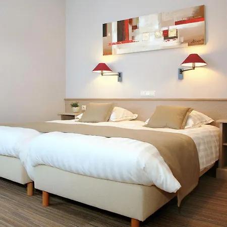 Ambassador Hotell 3*
