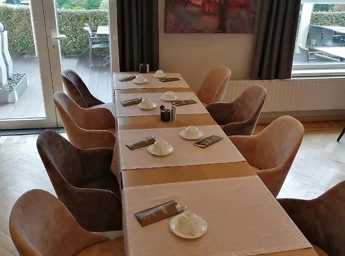 Ambassador 3* De Panne